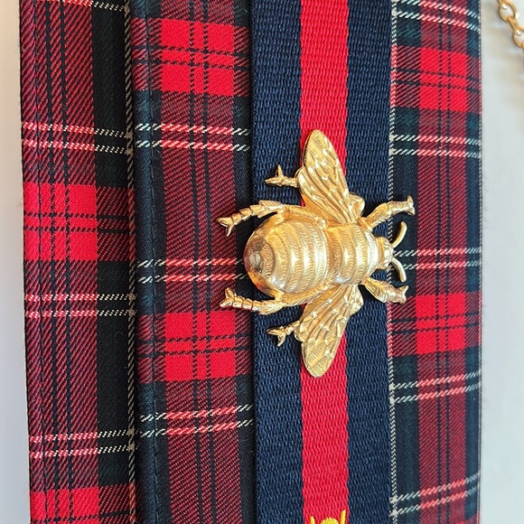 Plaid Holiday Bee Clutch or Crossbody with Gold Detachable Chain - Picture 6 of 7